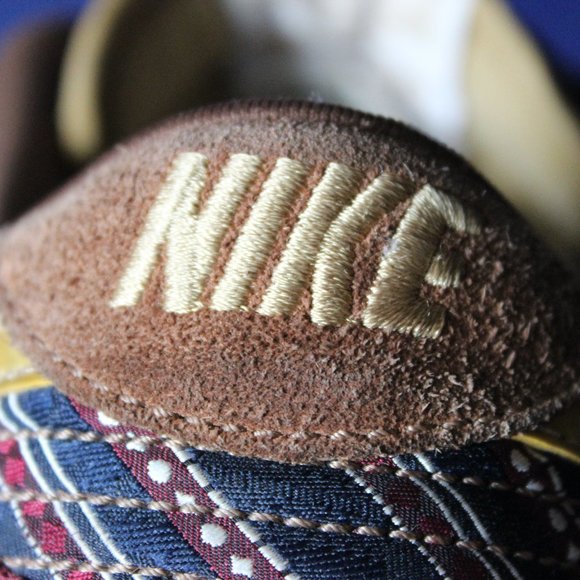 *SOLD*Nike Dunk Low Pro SB Ron Burgundy/Anchorman - Picture 4 of 10